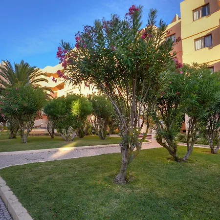 Апарт-готель 3hb Falesia Mar 3*